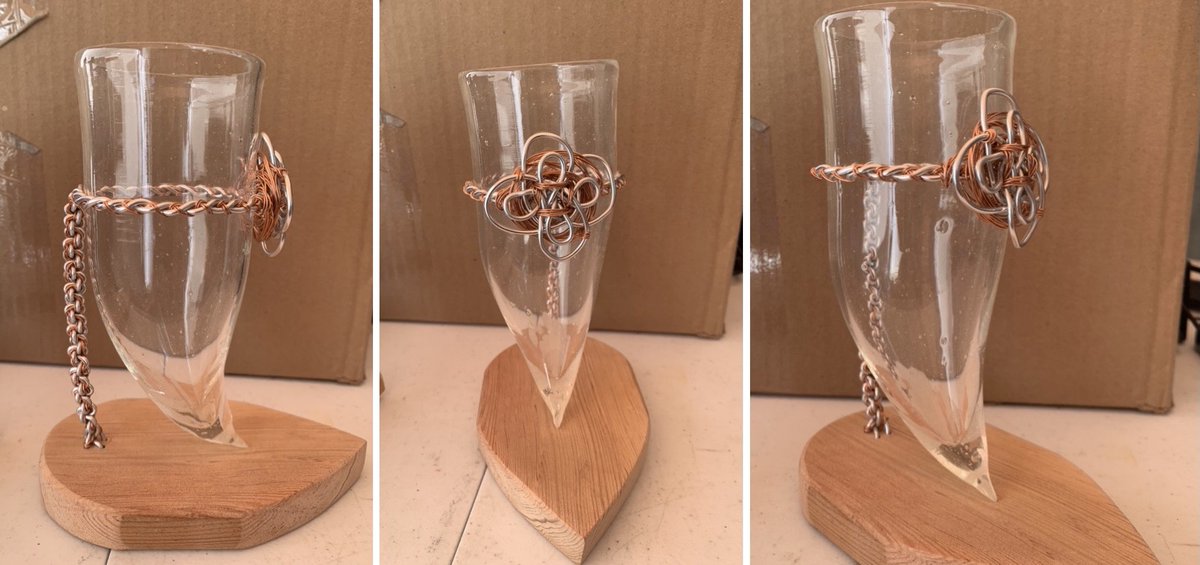 OctopusTravels's tweet photo. Made a few drinking horn stands on stream today! Finding glass-blowing-adjacent things to keep busy in this heat! https://t.co/6pixBSg2hC