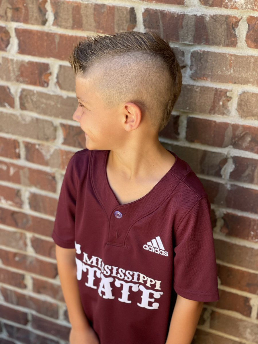 LAHolley's tweet photo. @Tanner_Allen10 our boy is rooting for you tonight! #HailState https://t.co/KKy0G3nMcY