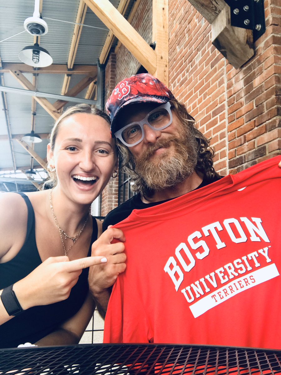 KTB_PhD's tweet photo. Many judge our impact as scientists/profs/PIs by grant dollars and pubs. Me: I think about the undergrad who moved across the country to do great things in grad school & then comes home, gets off the plane, and has a beer with her UG professor.
💜💛#Proud #CARESLab #Family https://t.co/UxFokmHAXQ