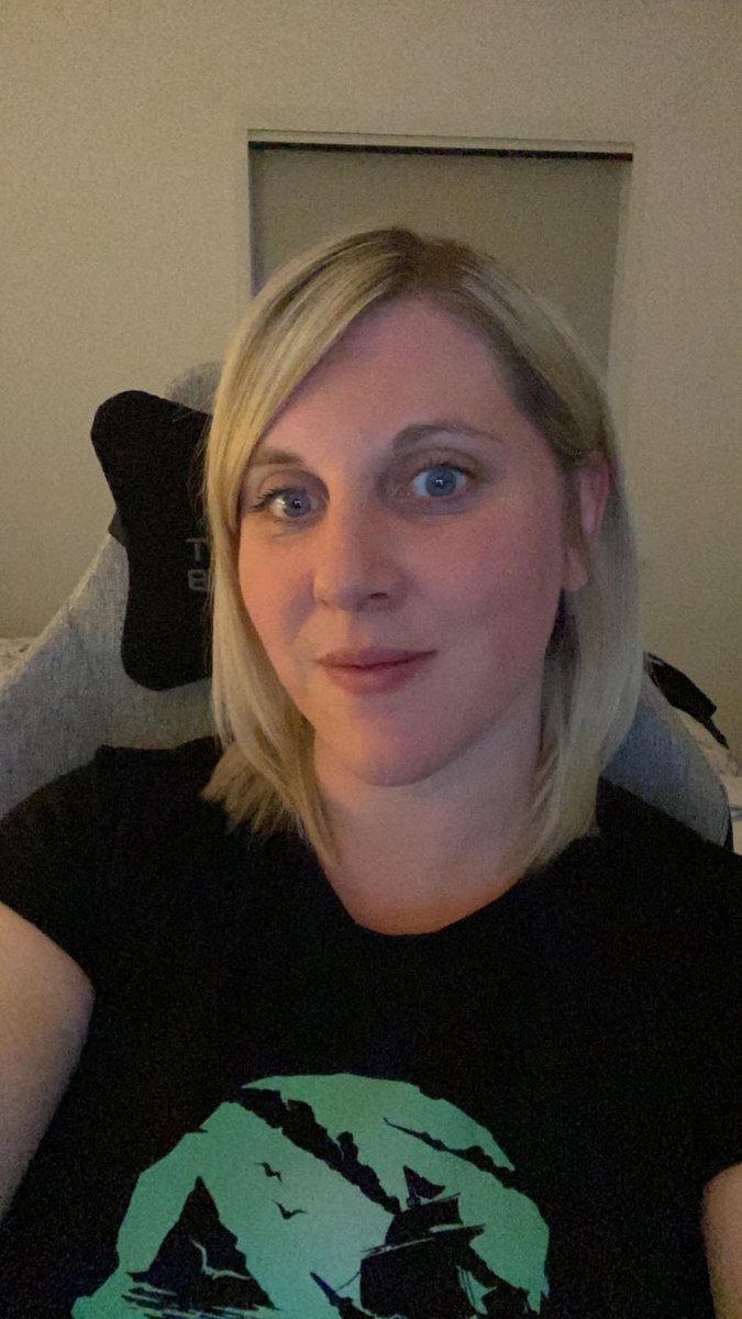 Virtual_aura's tweet image. Live on Sea of Thieves! please come and hang out :) twitch.com/virtual_aura