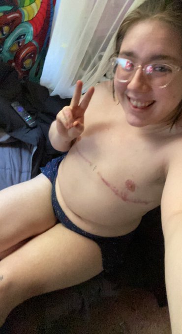 Back on my meds and feeling good again! Too bad it&rsquo;s so horribly hot right now https://t.co/85gdFVvn