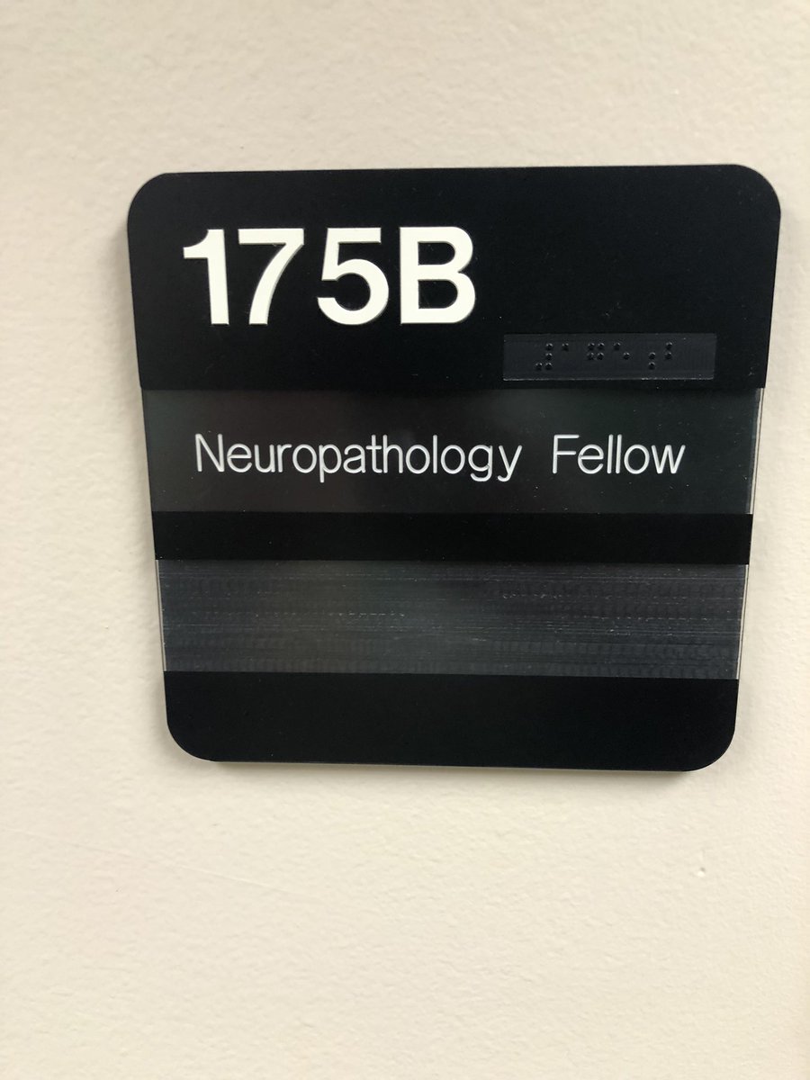 Yay my office 🖤🖤 ! Can’t wait to work with the other #pathresidenrs and #pathfellows through the year @neuropathology @badbrainstrains @neurogiselle @M_B_Miller @JaredAhrendsen #neuropath #PathTwitter #medtwitter