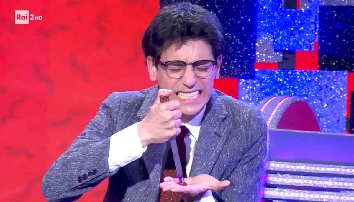 marioogabriele's tweet photo. 00:05 e #unapezzadilundini non è ancora iniziato

Io così: https://t.co/1OvmDk71cV
