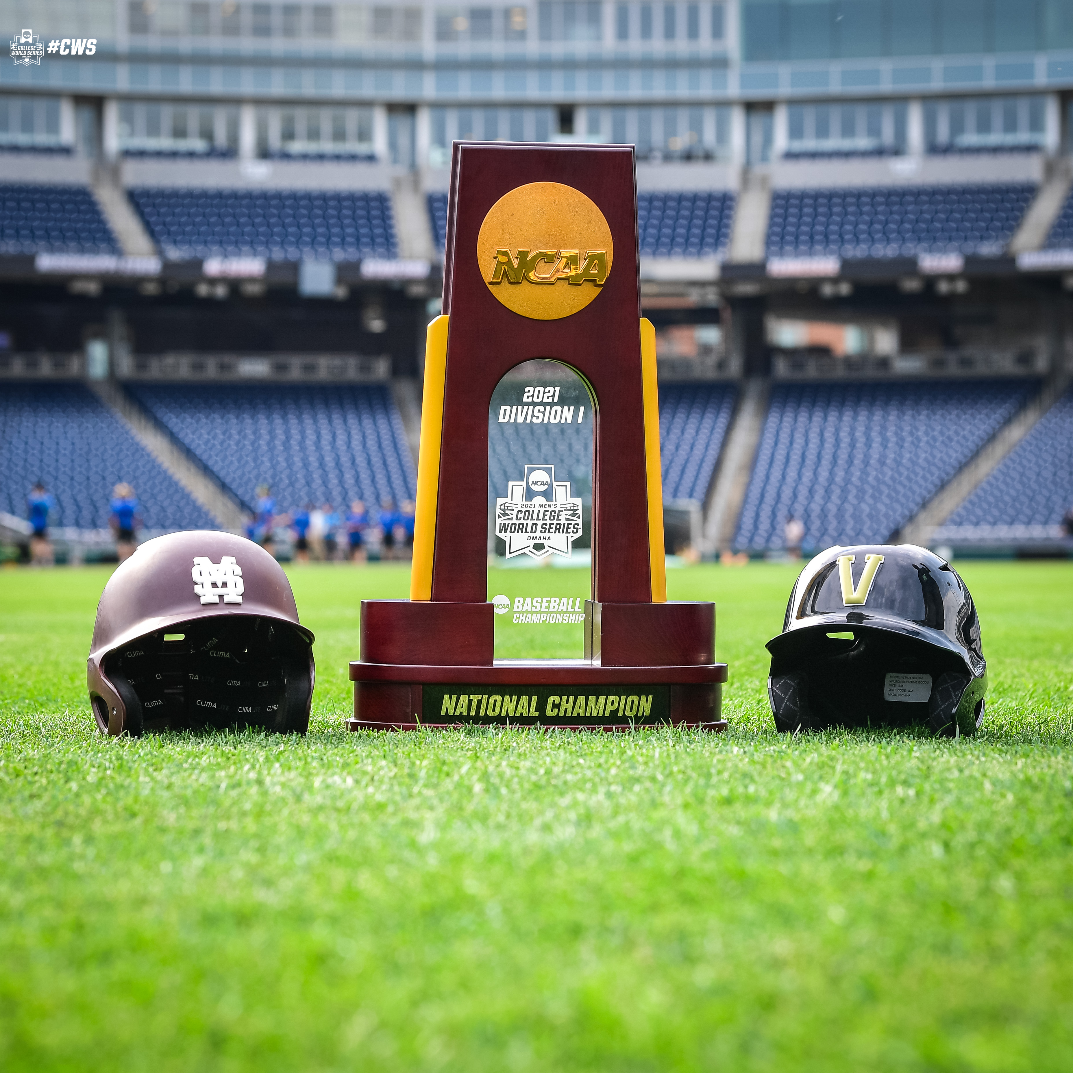 NCAA Baseball on X: The National Champion trophy is here! 🏆 #CWS