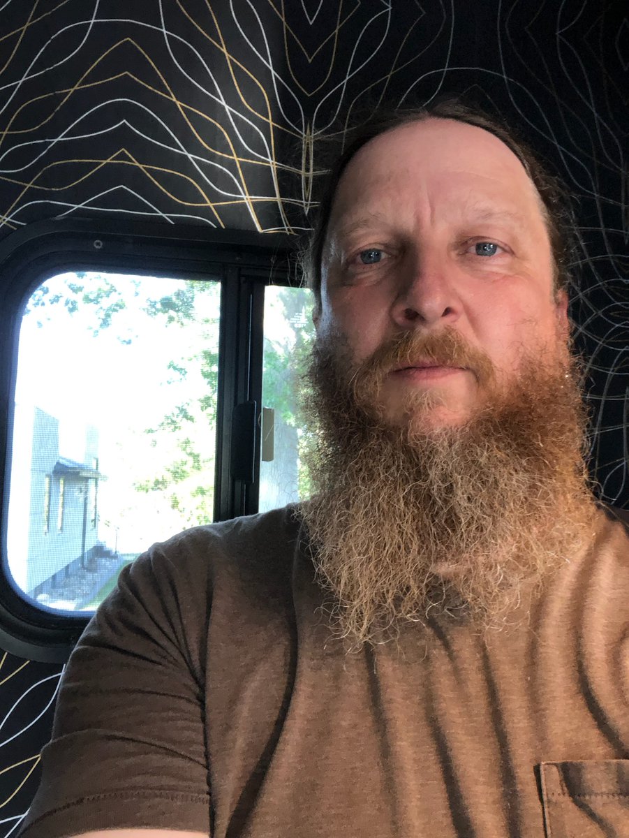 BrianMHiggs's tweet photo. Just chilling in my trailer b4 going on set. It's hot out. Keep cool everyone. #actor #SetLife https://t.co/Hmki5BhWh5