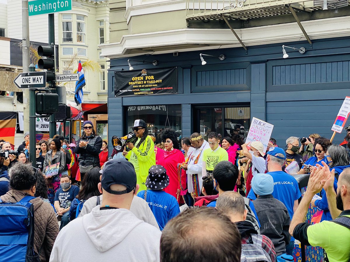 SisterRoma's tweet photo. This is an SF People’s March @juanitamore @alex_u_inn Appreciation Post. #pridewasaprotest #BIPOC #AAPI ✊🏿✊🏾✊🏽 https://t.co/l1b78fWFif
