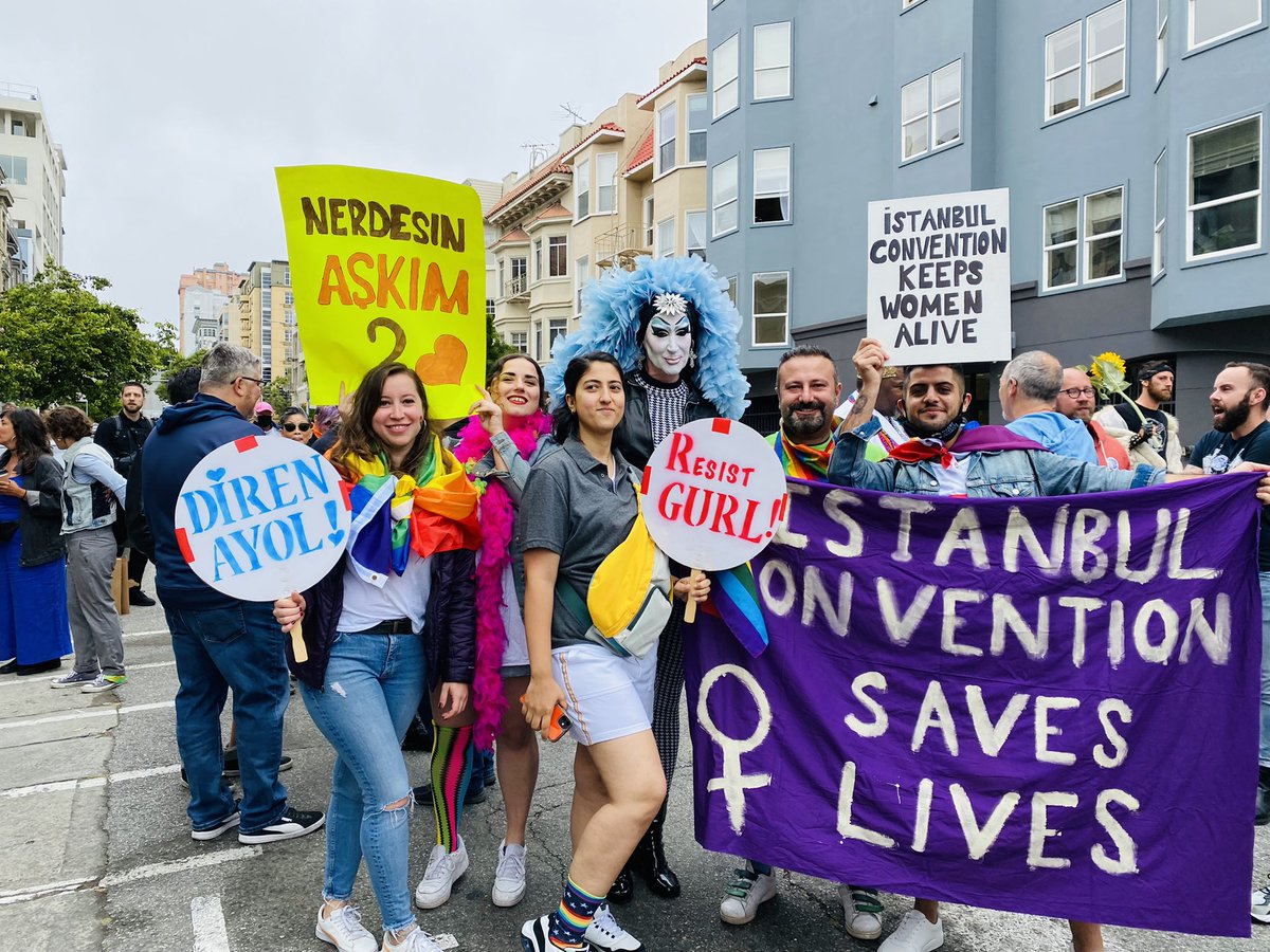 SisterRoma's tweet photo. This is an SF People’s March @juanitamore @alex_u_inn Appreciation Post. #pridewasaprotest #BIPOC #AAPI ✊🏿✊🏾✊🏽 https://t.co/l1b78fWFif