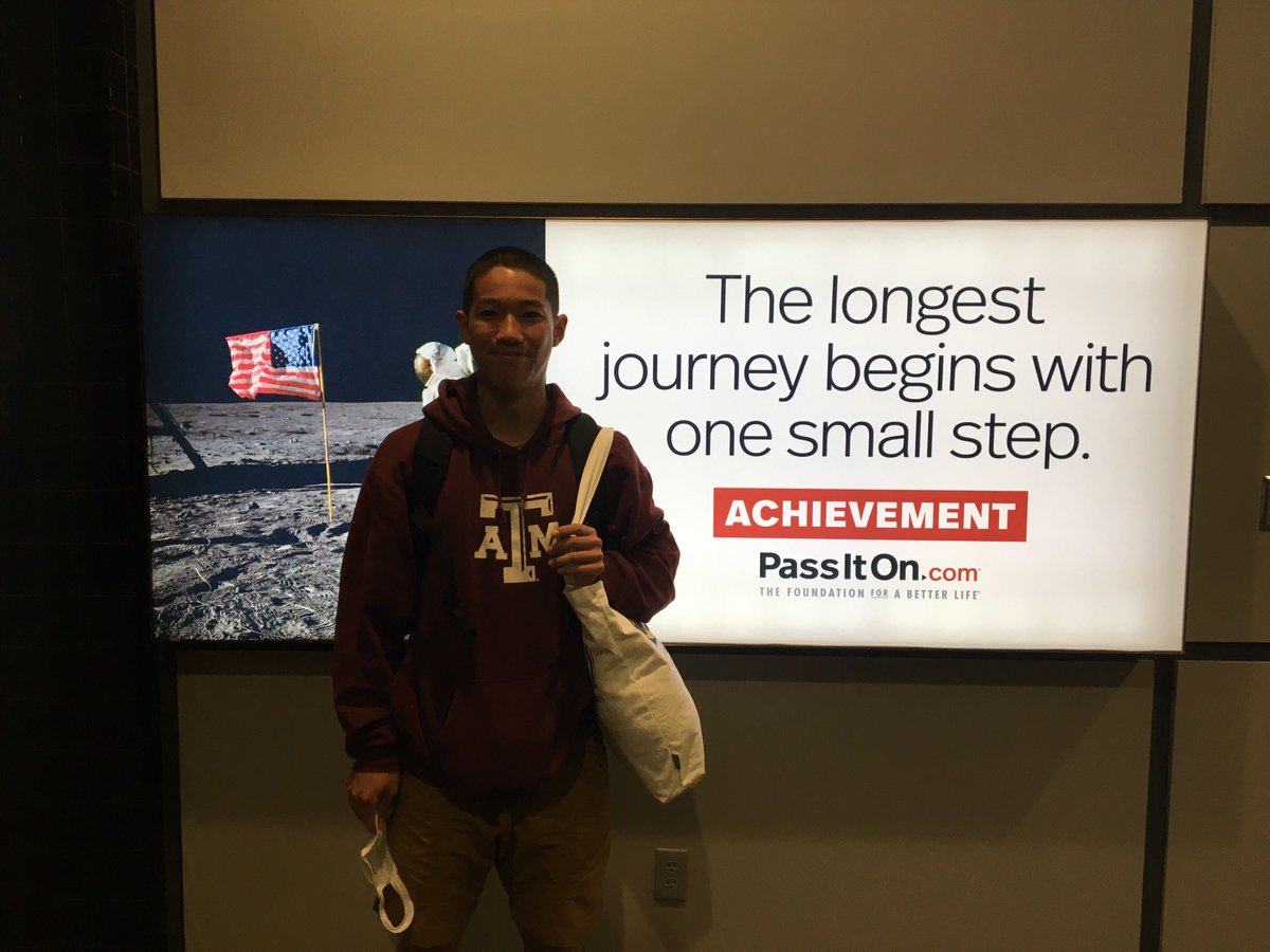 YesMerced's tweet image. Another student has arrived last week. 
He is playing baseball at Merced College.
mccd.edu/resources/mcel…
#bluedevils #mercedcollege