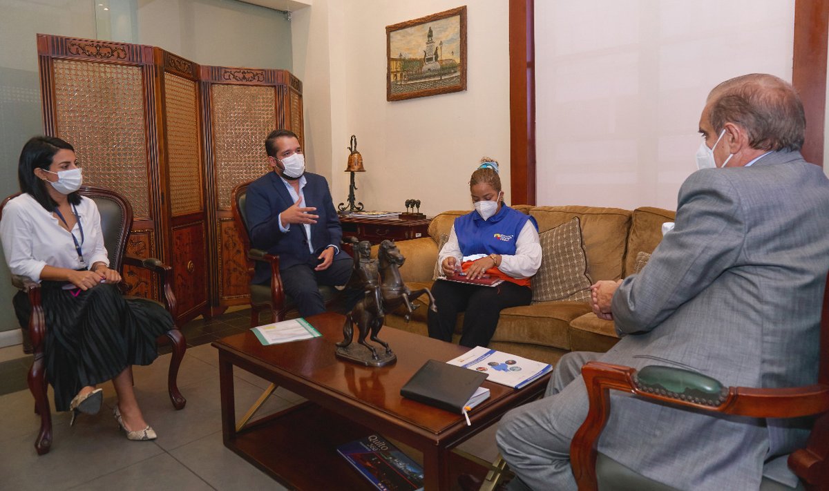 Director General, <a href="/cetorresb/">Cristian Torres Bermeo</a>, mantuvo una reunión de trabajo con el @GoberdelGuayas, <a href="/VicenteTaianoA/">Vicente Taiano Álvarez</a>, para la coordinación de planes preventivos y de respuesta oportuna frente a eventos adversos que puedan afectar a la provincia. #JuntosLoLogramos