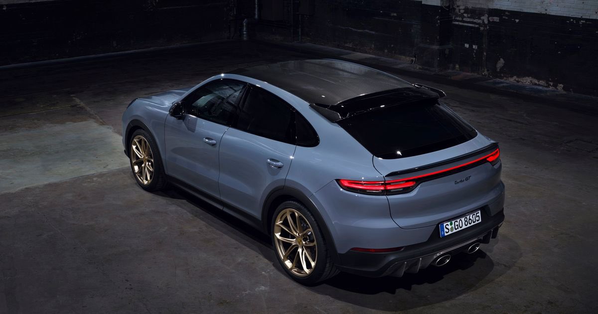 mtura712's tweet photo. The new Porsche Cayenne Turbo GT, 4.0L Twin-Turbo V8 worthy of 471kw/850NM of torque.#ShapedByPerformance ,the king 👑 of green hell! https://t.co/2gg57reHM3