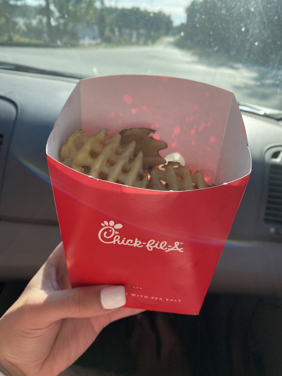 tabithajoy_01's tweet photo. @ChickfilA I paid for a large fry and this is what I got…. https://t.co/DUStPkad6m