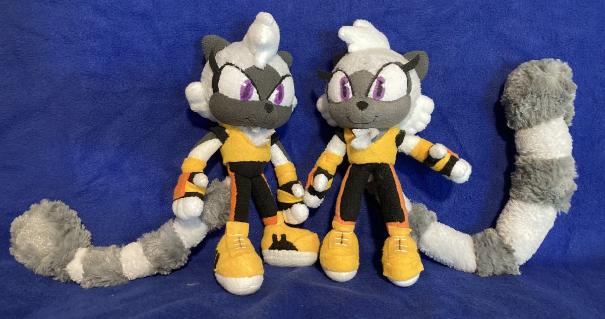 SonicRelated's tweet image. Happy Whispangle Week! While I don’t have anything in terms of art for it, here’s my newly completed Tangle and Whisper plushies that I did for a commissioner! Definitely a major step up from my originals! 

#Whispangleweek2021 #Whispangle #Tanglethelemur #WhisperTheWolf