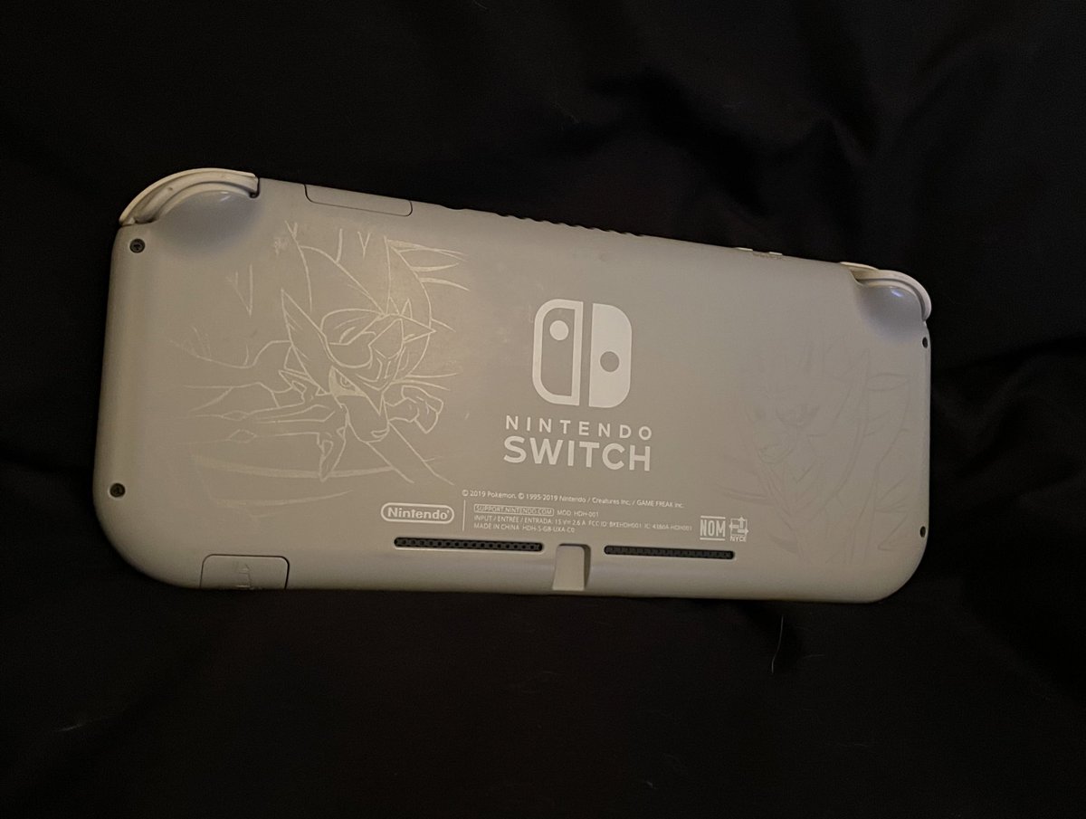 MegaMilotic's tweet image. Hey all, I’ve been struggling to pay bills lately and am trying to sell my Nintendo Switch Lite (Zacian/ Zamazenta edition) to help fill the gap a little bit. Looking for around $200 for it (since it’s special edition). Any RT’s would be greatly appreciated 🧡 DM’s are open ✨