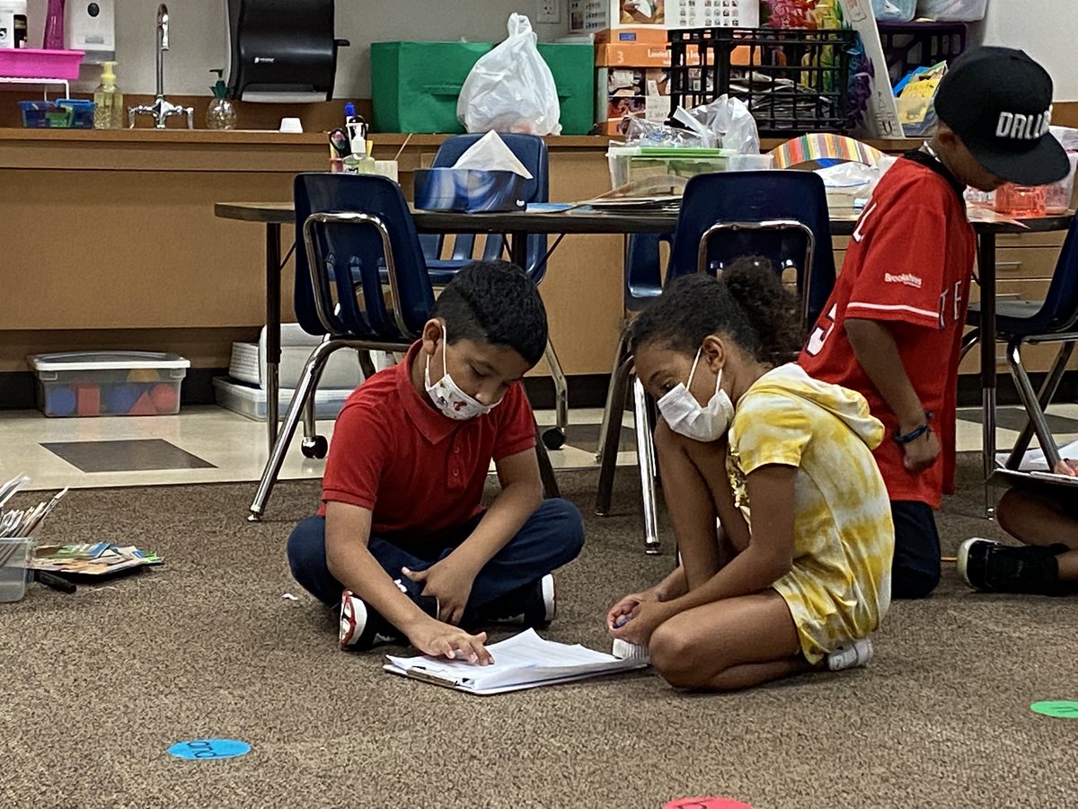mcstrickes's tweet photo. 2nd graders helping their kinder friends with place value ❤️🐯 #wearemcstrick #tigerpride #cfbisd #summerschoolfun #mathrocks @DrChapmanCFBISD @CFBISD @KinderWithMsN https://t.co/cMI0OpPuxL
