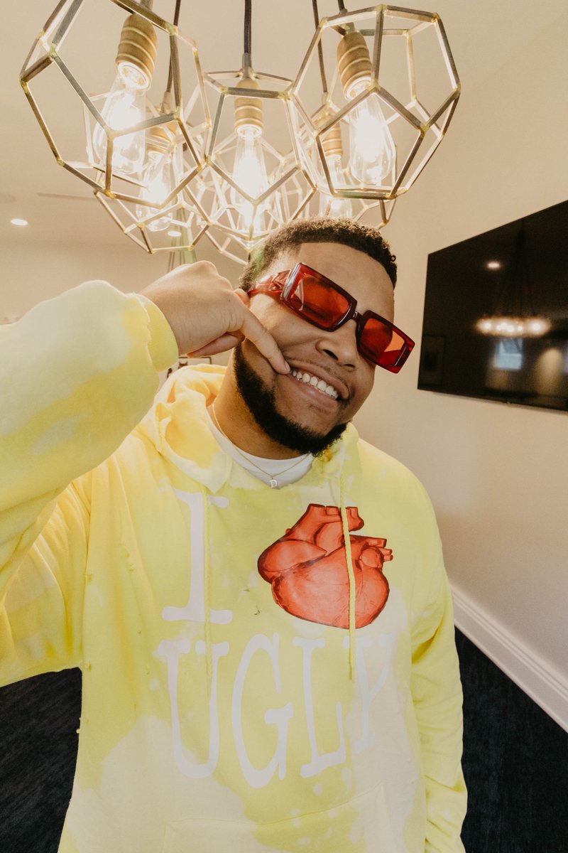 Dez Brown. tweet media