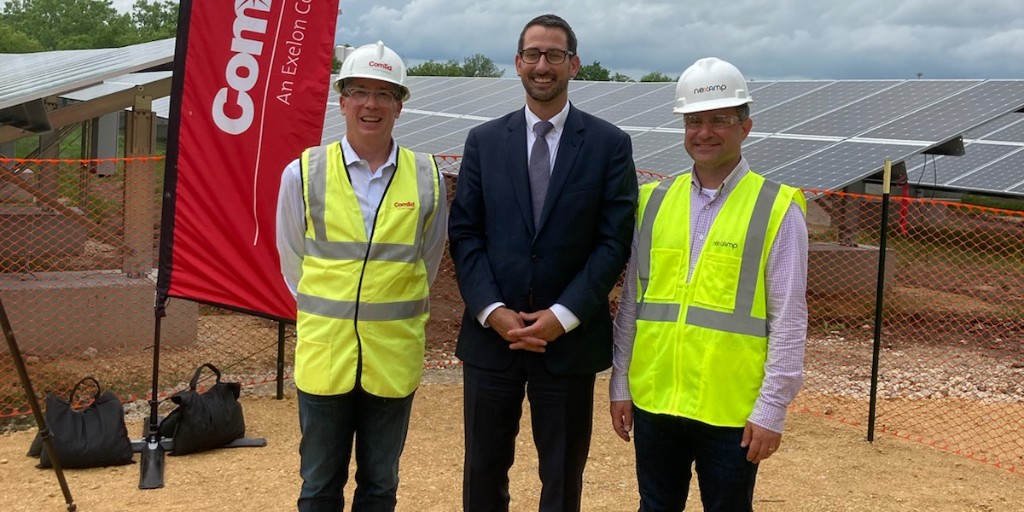 ComEd's tweet image. We’re expanding access to community solar in the Rockford, IL area! @Nexamp and ComEd will launch Give-A-Ray, a first-of-its-kind program in IL, which will provide solar energy benefits &amp;amp; savings to low &amp;amp; moderate income customers for free. Learn more at:- bit.ly/GiveARayPressR…