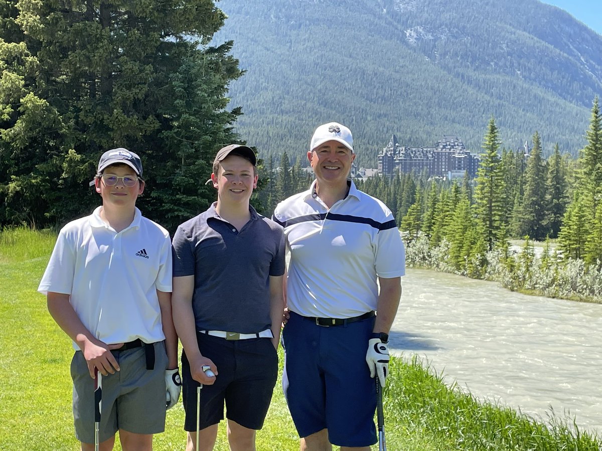 tmcgtim's tweet photo. Great day playing with these beauties @GolfinBanff  #beautifulcourse #stunningscenery  thanks Banff Springs GC https://t.co/KuGsApxFpe