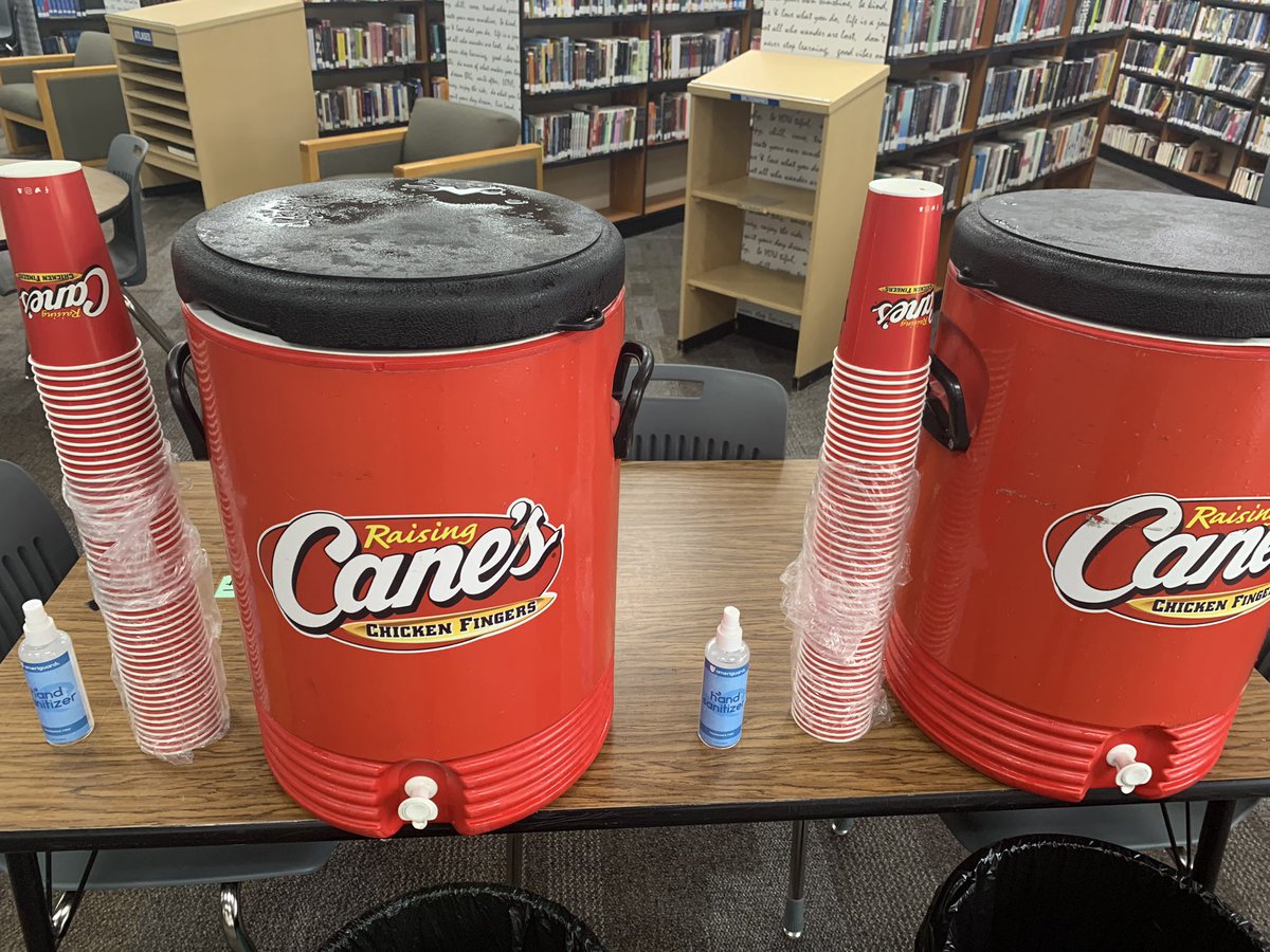Registration and Refreshments.  Our Golden Attendance Team assisting parents.  Thank you for the delicious drinks, Cane’s! 🛡🆙  @HanksHS_Knights #KingdomofChampions
