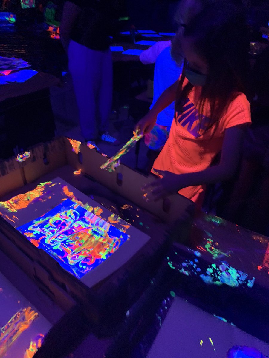 gakroenke's tweet image. AWEmazing tie-die prints!  A little shaving cream and a whole lot of paint! @Sequiota #spsartworks #spsexplore