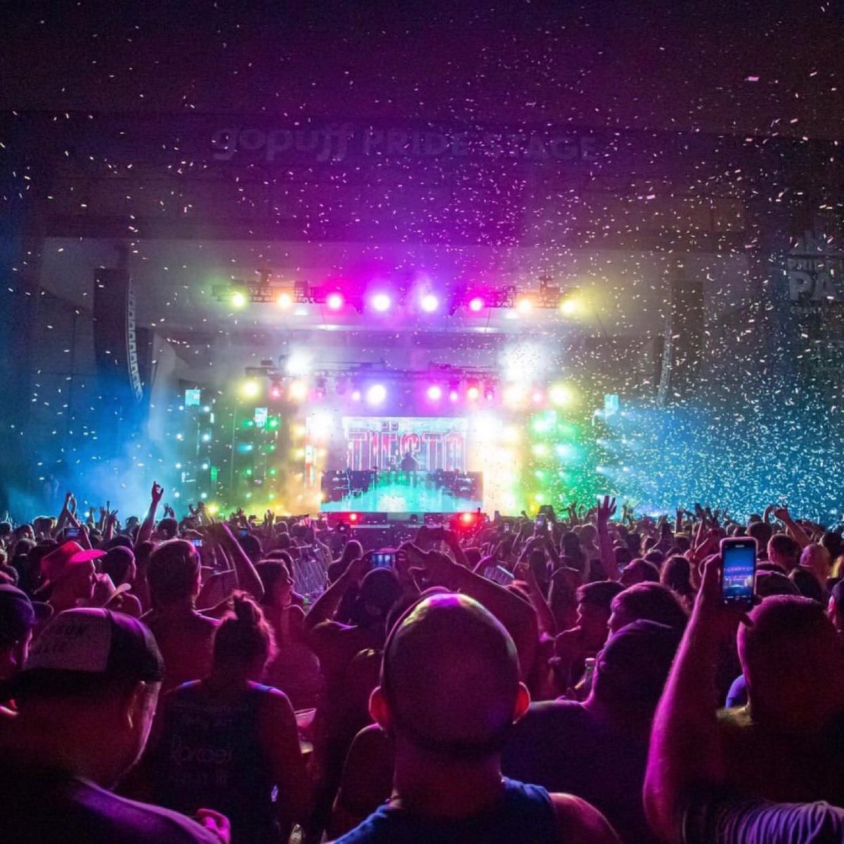 PLIChicago's tweet photo. Torrential downpours &amp; tornado warnings couldn’t deter the Performance Lighting team this past weekend as we provided gear, programming, and production services for all stages at this year’s Pride in the Park festival 💪

📸: Steven M. Koch/ GoPride, Ashlee Rezin Garcia/Sun-Times https://t.co/egTVZib3NZ