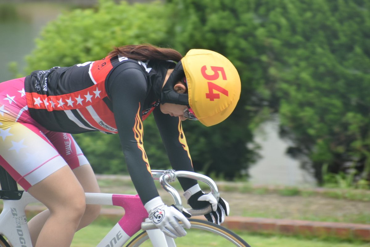 keirin70's tweet photo. 大垣ミッドナイト思うように
走れず、悔しい一戦となりました。
中4日ですぐに取手競輪なので練習調��しっかりしてまた頑張ります。

写真お借りしました🙇🏻‍♀️ https://t.co/jFwWw5ZuhW