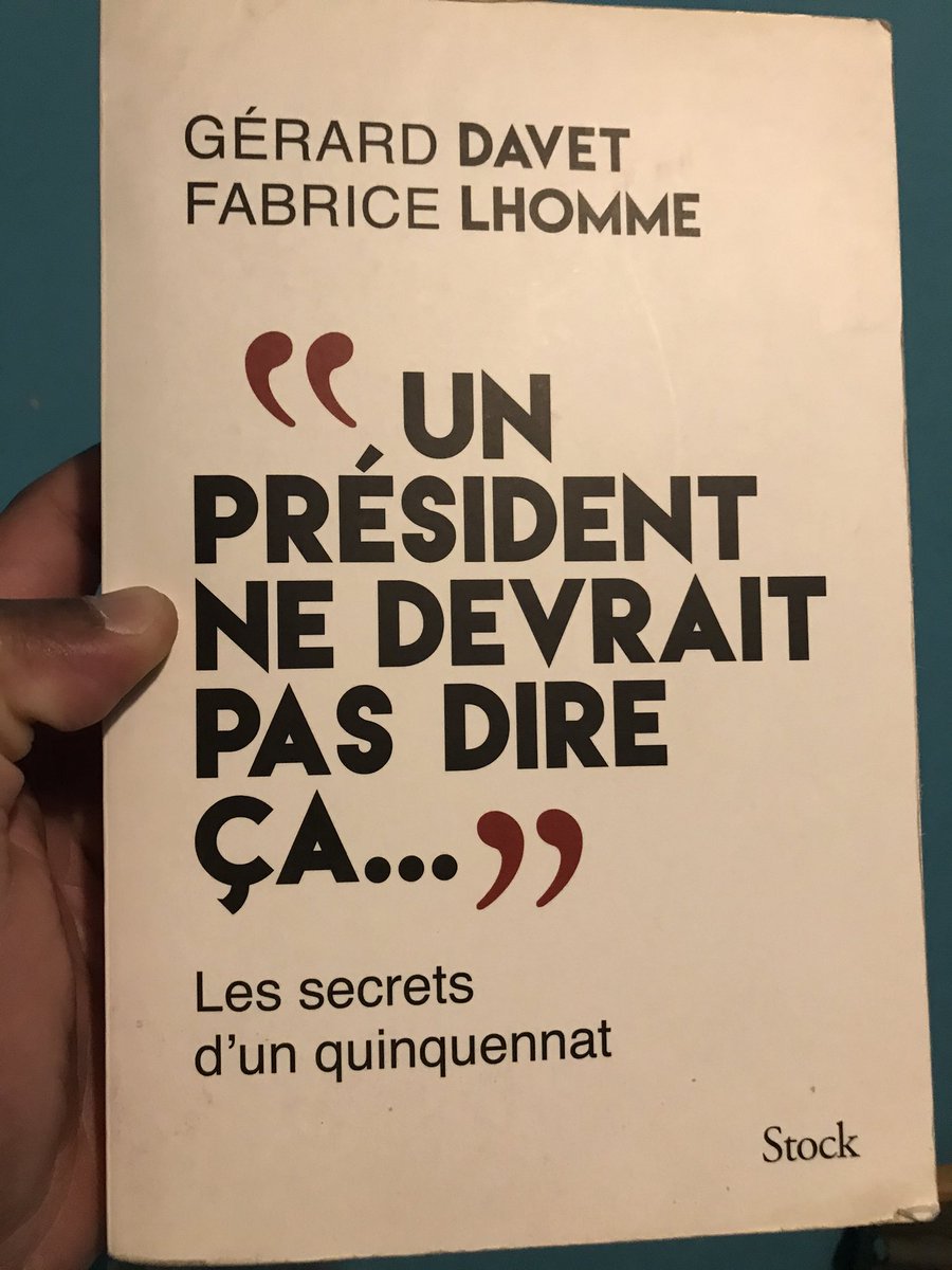 DdrMbl's tweet photo. Je suis partagé entre ces 2 bouquins, mais j’emboîte les pas à l’honorable @juvenalmunubo. «UN PRÉSIDENT NE DEVAIT PAS DIRE ÇA».
#BedsideBook https://t.co/XCoTbyqJqX