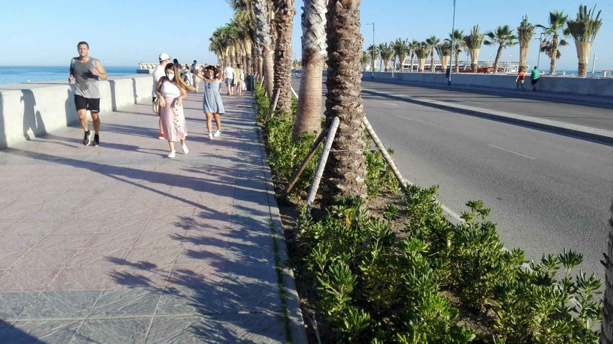 bgmps's tweet photo. Y a este Espacio Público, este Paseo de Levante entre #LaFarola y la plaza pública Plataforma Dique Levante, adentrada 800m en el Mediterráneo (y que llegará más lejos cuando @malagaport levante la verja), es a lo que llama @malaga "suelo residual y obsoleto".
@noalrascacielos! https://t.co/WXOC27wYJM