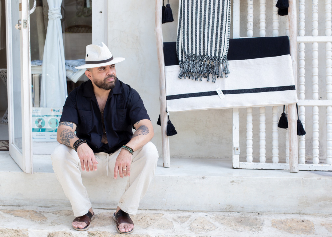 ThePhotoEx's tweet photo. Tulum has some many amazing spot for life-style photoshoot.
This photo is amazing I love color matching and general vibe of this pic. 
Let me know in comments what do you think about it. 

Love ya,
Neshka

#travelphotographer #familytravel #Travel  #familyphotographer #localphoto https://t.co/LTWORtuqcb