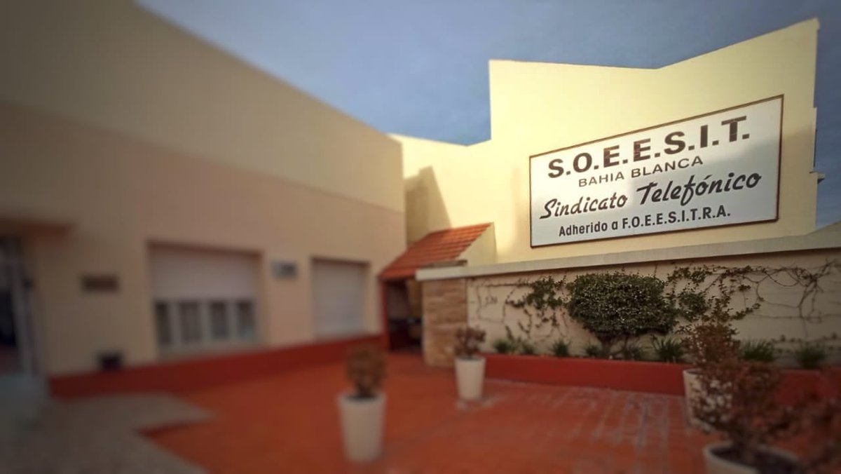 SoeesitB's tweet photo. Hoy, como desde hace 92 años, seguimos firmes en la defensa de los derechos de las y los Trabajadores de las Telecomunicaciones. - 𝘖𝘳𝘨𝘢𝘯𝘪𝘻𝘢𝘤𝘪ó𝘯 𝘎𝘳𝘦𝘮𝘪𝘢𝘭 𝘥𝘦 𝘭𝘰𝘴 𝘛𝘦𝘭𝘦𝘧𝘰𝘯𝘪𝘤𝘰𝘴 𝘥𝘦 #𝘉𝘢𝘩𝘪𝘢𝘉𝘭𝘢𝘯𝘤𝘢 𝘺 𝘴𝘶𝘳 𝘢𝘳𝘨𝘦𝘯𝘵𝘪𝘯𝘰 -  #SOEESIT https://t.co/UVx2UHMV5l