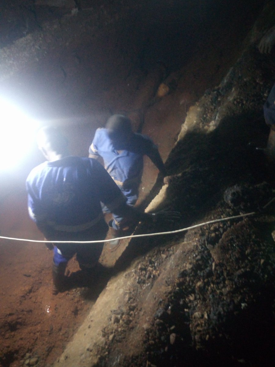 NWSC_JINJA's tweet photo. 🔔Sorry the repair works are taking longer than earlier anticipated but the crew is on site. There will be neither rest nor tranquility until the water supply is restored. More time and patience is required. @nwscug @NWSCIGANGA https://t.co/p8pz1NwAbl