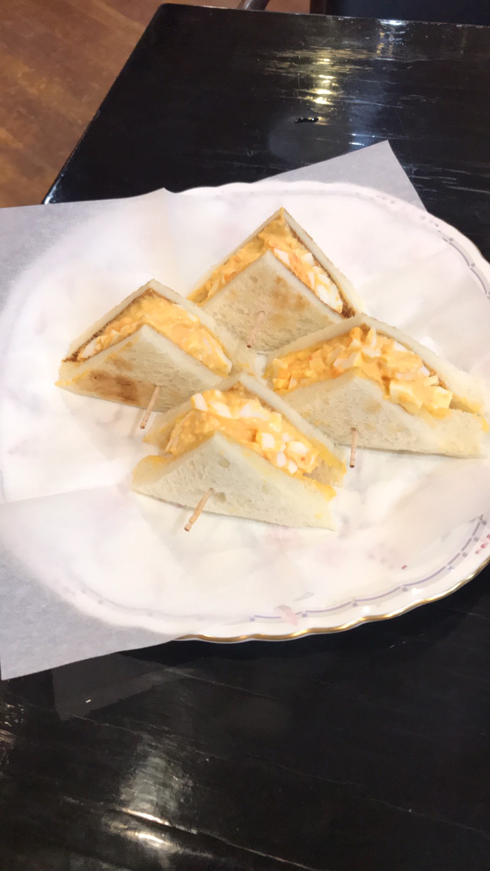 I Room 茶房いちかわ 注文してから作ってくれるので 出来立ての半熟たまごサンドが食べられます コーヒーも豆から挽いてくれます 感染予防対策も凄くしっかりしていました カフェでいうと店内広めなので くつろげました 巣鴨地蔵通り商店街 巣鴨
