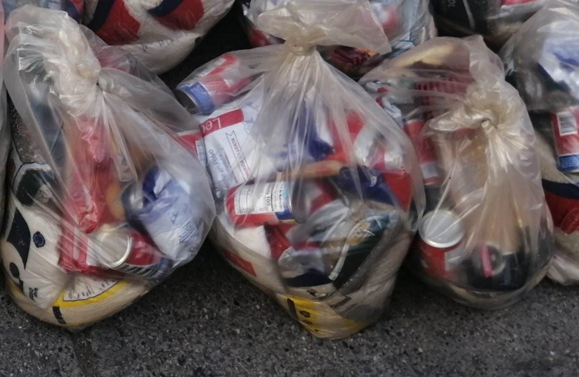 SoldelEsequibo's tweet photo. #ParaisoActivo Recibiendo los Alimentos Clap  para nuestra Comunidad Gracias a Nuestro Presidente @maduro_en y a los Camaradas del Estado Mayor de alimentacion que trabajan para que el sugerido llegue a cada hogar a cada familia
#SoyComunicadorClap
@FreddyBernal
@arguelloyepfri🇻🇪 https://t.co/tYuTmTOpDe
