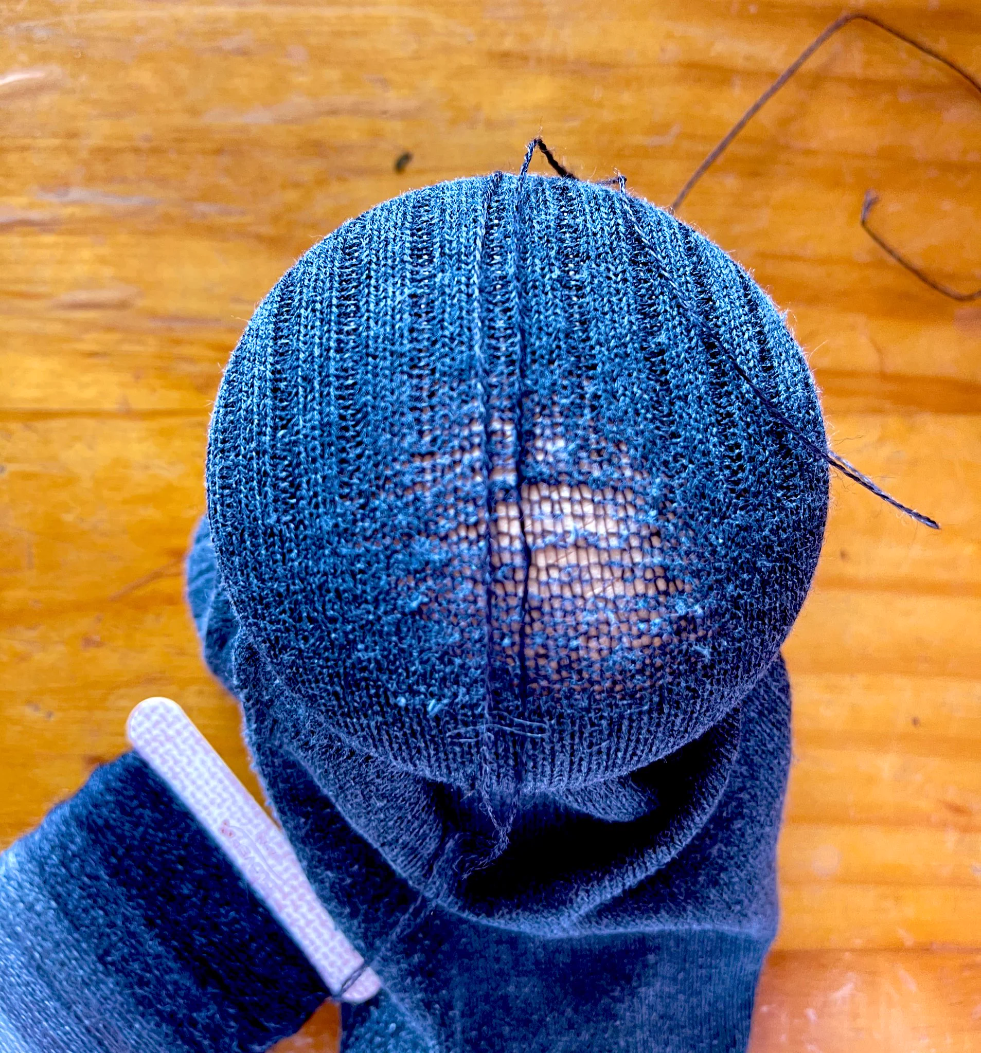 @arimama_umauma はじめましてでいきなり失礼します。ダーニングという技法は裏にひびきません。刺繍で言ったらバスケットステッチになります。 