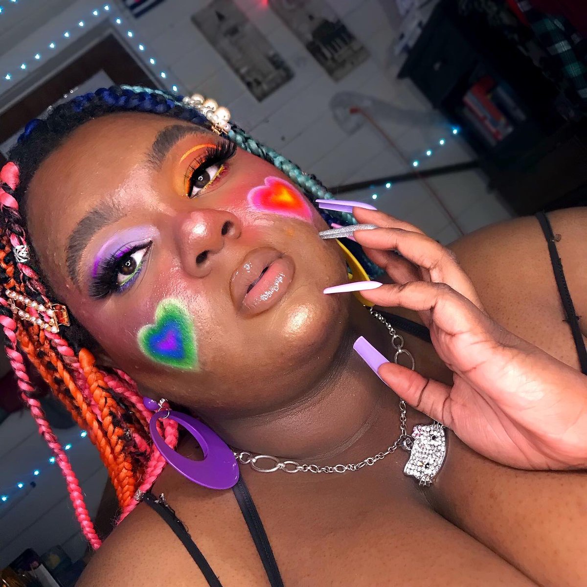 Hearts Of Pride 🏳️‍🌈
<a href="/MorpheBrushes/">Morphe</a> Avani Gregg Palette 
@Msgisselle1 Glamlite Paint Palette (for the ❤️❤️)
<a href="/IslaCosmetics/">Isla Cosmetics</a> Grape Gelato &amp; Popsicle liners