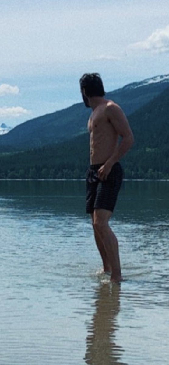 cat_joy9's tweet photo. It is a thing #TylerTuesday or as a friend @Lee_AnneMc tweeted #TarpsOffTuesday & @tyler_hynes thought it was a good idea🤠😊❤️ https://t.co/5Qc3k7jGkL