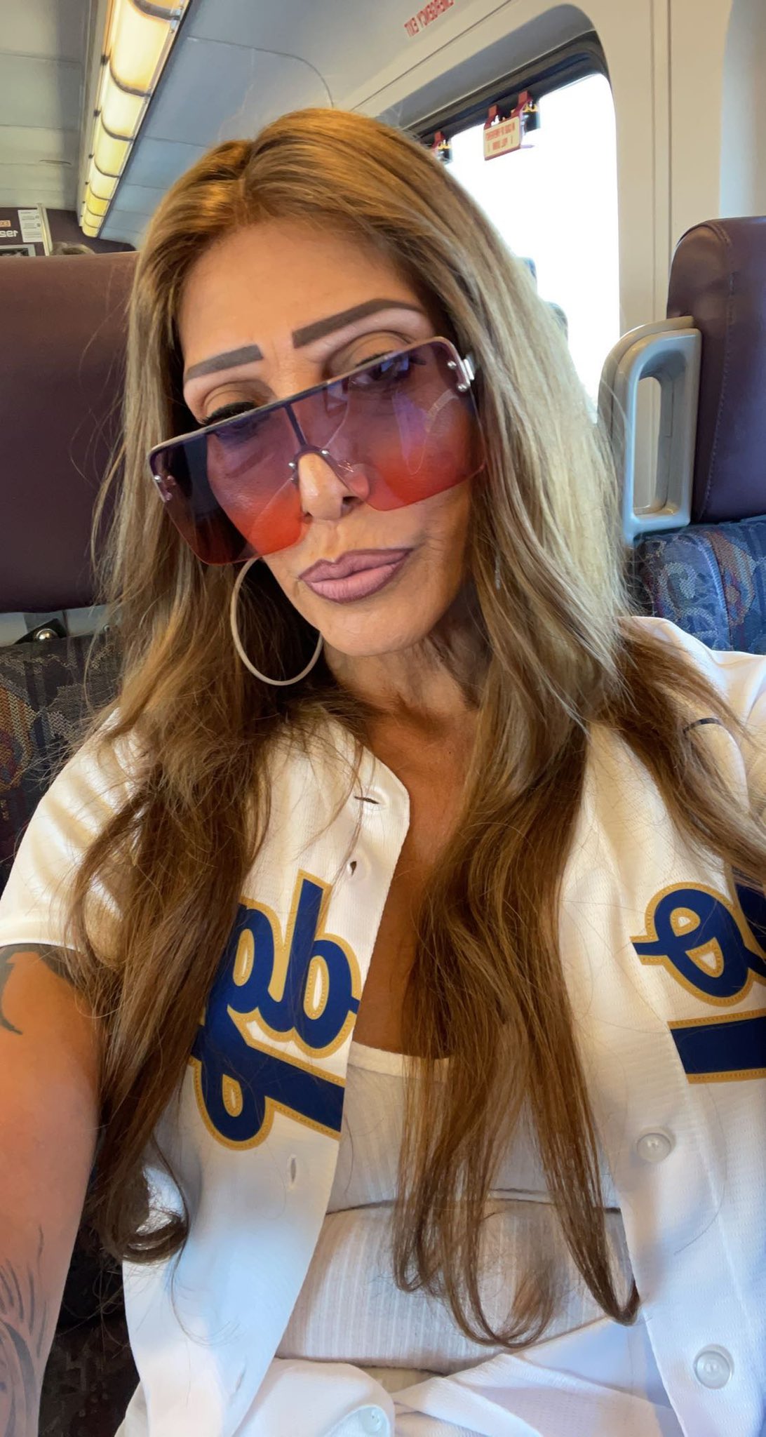 tw-pornstars-ts-erica-love-twitter-going-to-dodger-game-tonight-12