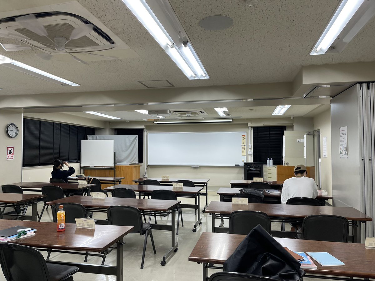 riberatateisi's tweet photo. 本日の学校は学科です！
最近は色々ゴタゴタがあり疲れがとれない💦
会社のHPを作ってるけどなかなか思った感じになりませんね💦
完成したら皆さんの意見聞かせて下さーい！ https://t.co/opjaTg01He