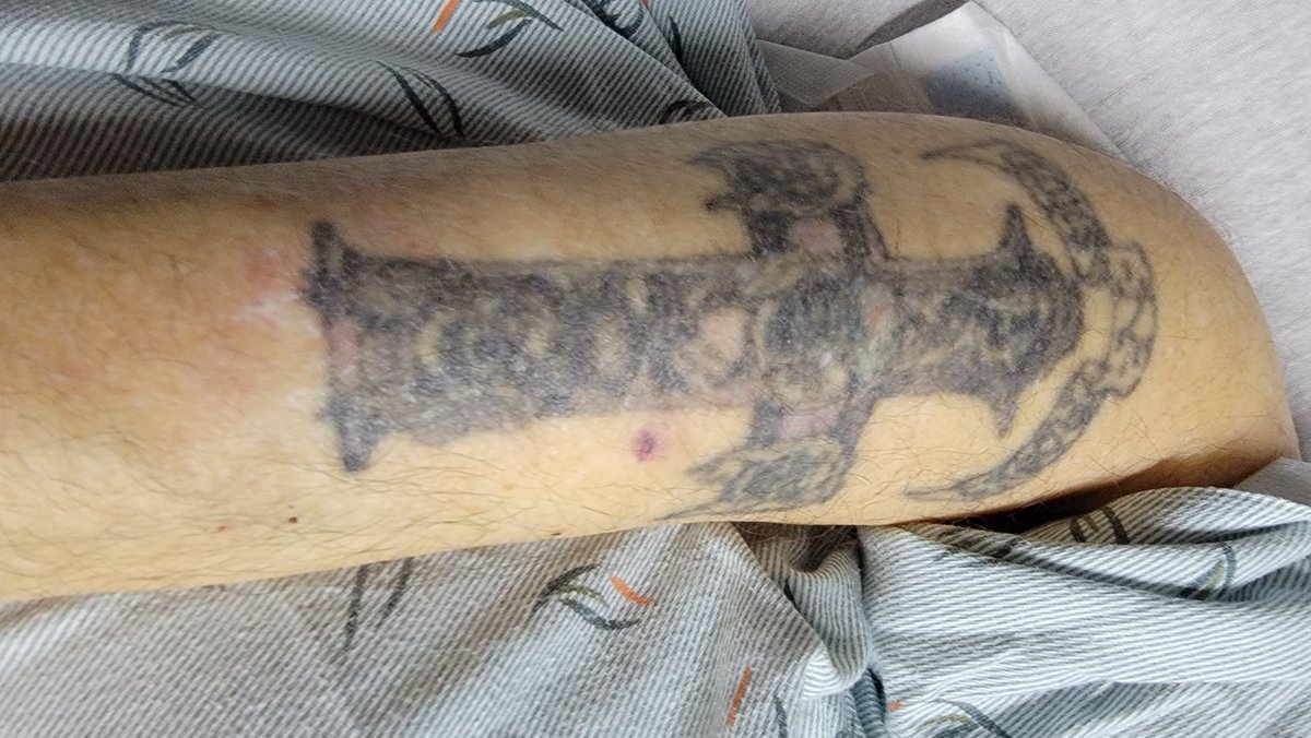 CCarpenter84's tweet photo. @axlrose My dad recently passed away and was a huge fan of yours. We are doing a benefit for him He even had man of your tattoos in the same spots.  I was wondering if theres anything you could donat https://t.co/p6Dyt6IxB6