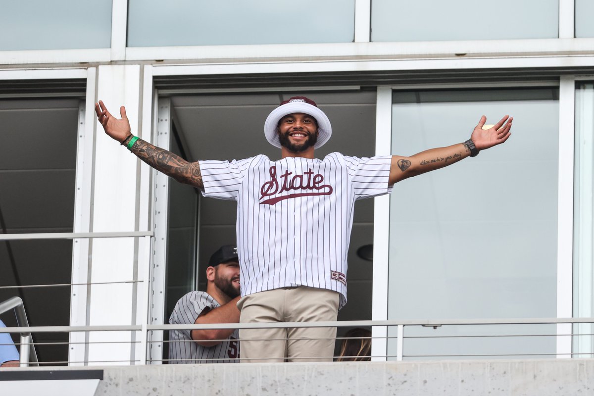 HailStateFB's tweet image. 🐐 in the building! 

📍 Omaha | @dak