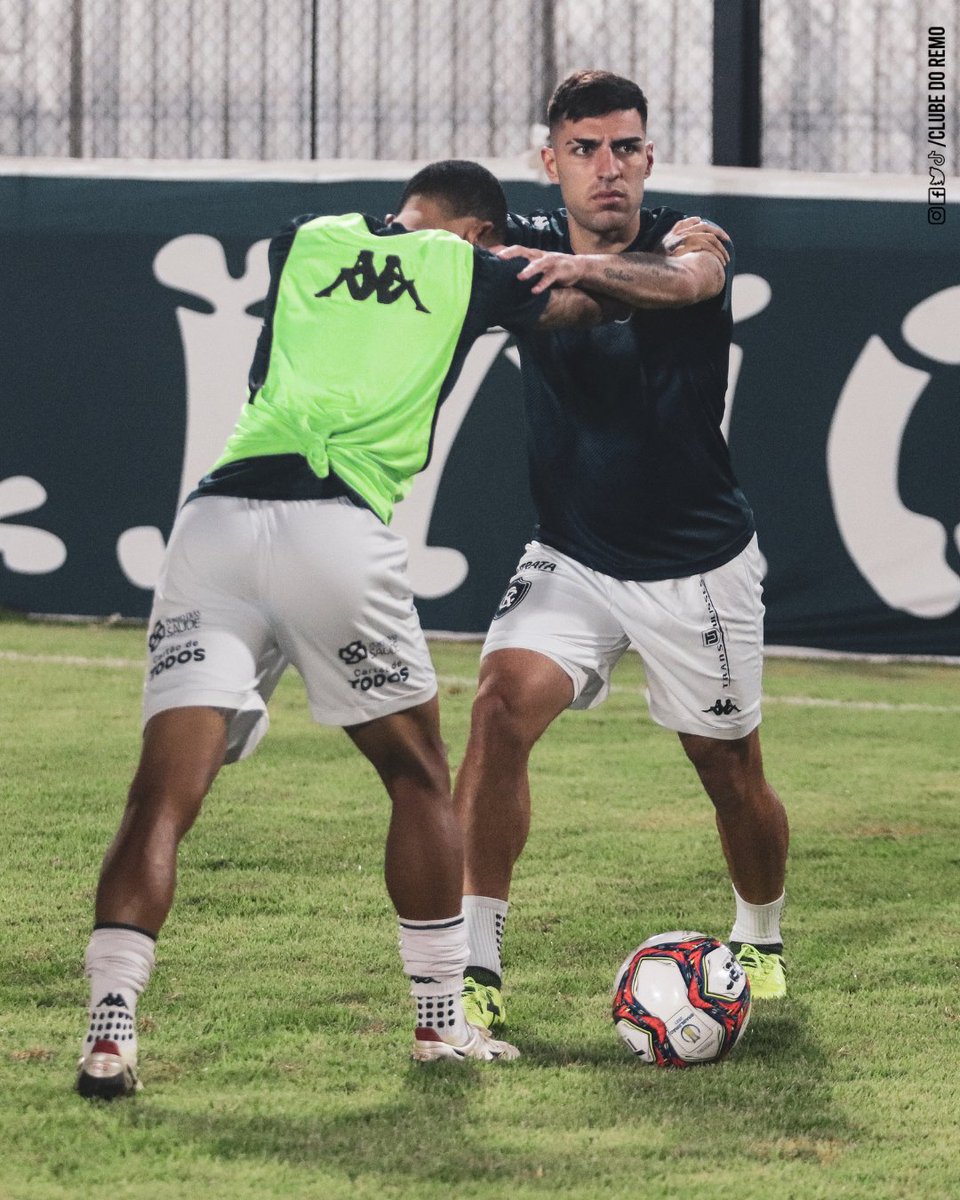 ClubeDoRemo's tweet photo. Aquecimento! ⚽

#OReiDaAmazônia #BrasileirãoSérieB #REMxSAM https://t.co/O4agozliJI