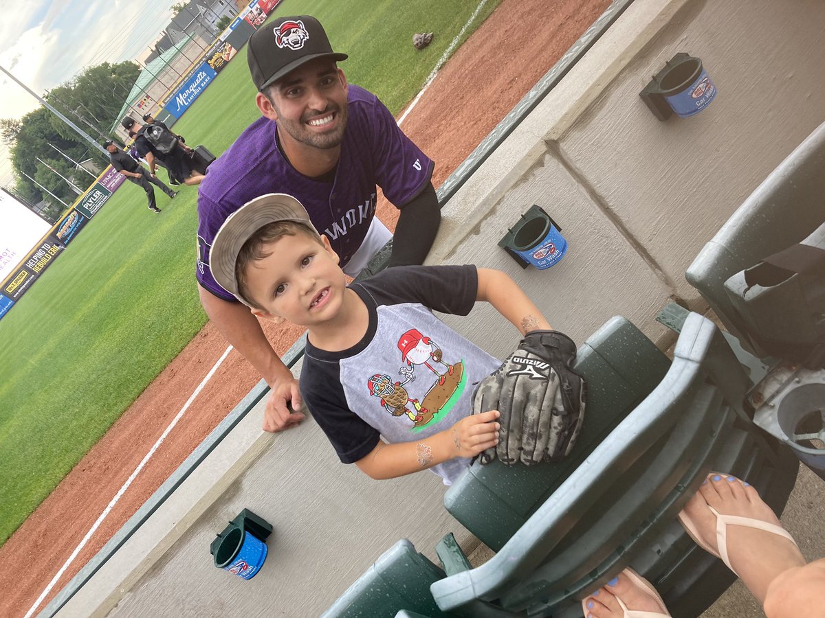 Emily93557301's tweet photo. Tucker with @Greene21Riley after wearing one on the shoulder during @erie_seawolves warm ups #RoleModel #mlbtheshow #detroittigers @tigers https://t.co/WQnUA6xitA