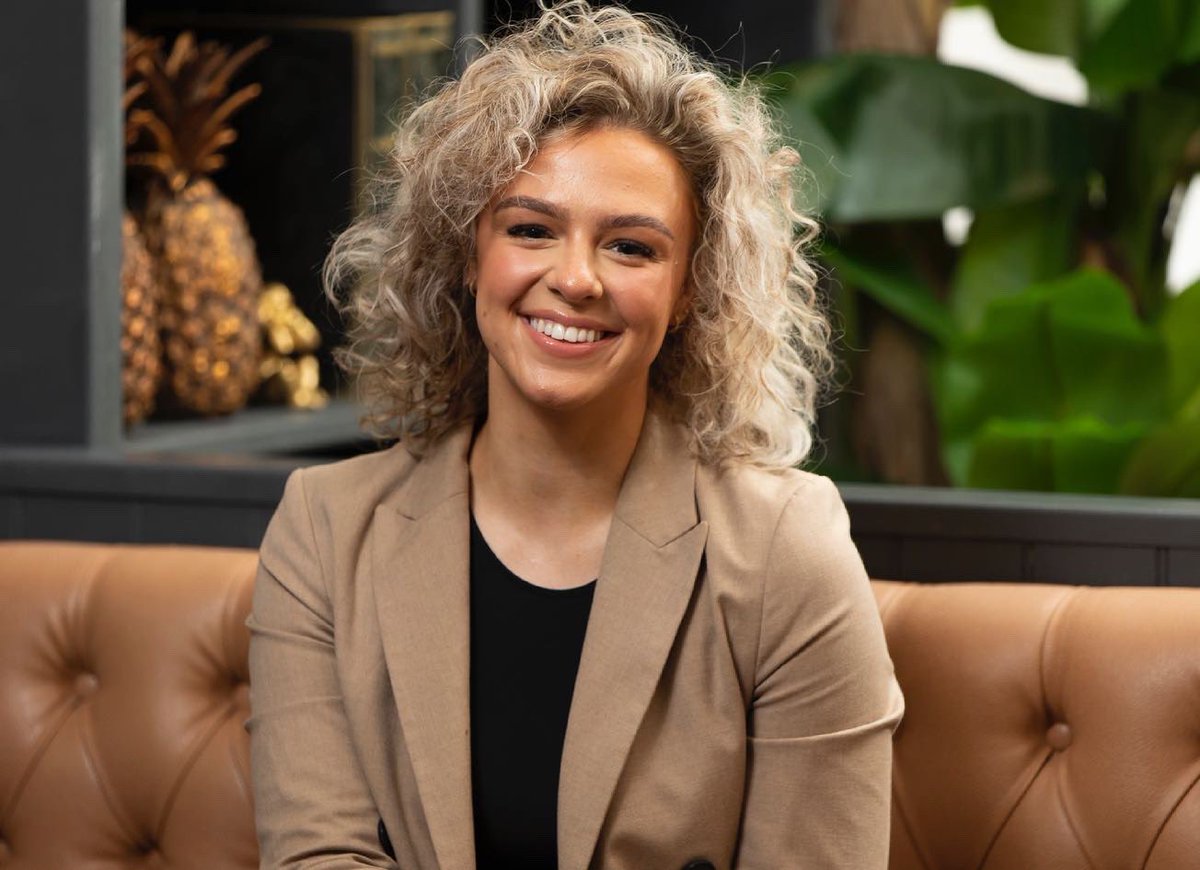 Amidst all the excitement (football) yesterday we put the following news on instagram and not Twitter....
We are now a team of 6 ☺️😍 Sarah &amp; Sophie join the C&amp;B family with Sophie taking on a slightly different role - more on that on Friday 😉
#squadgoals