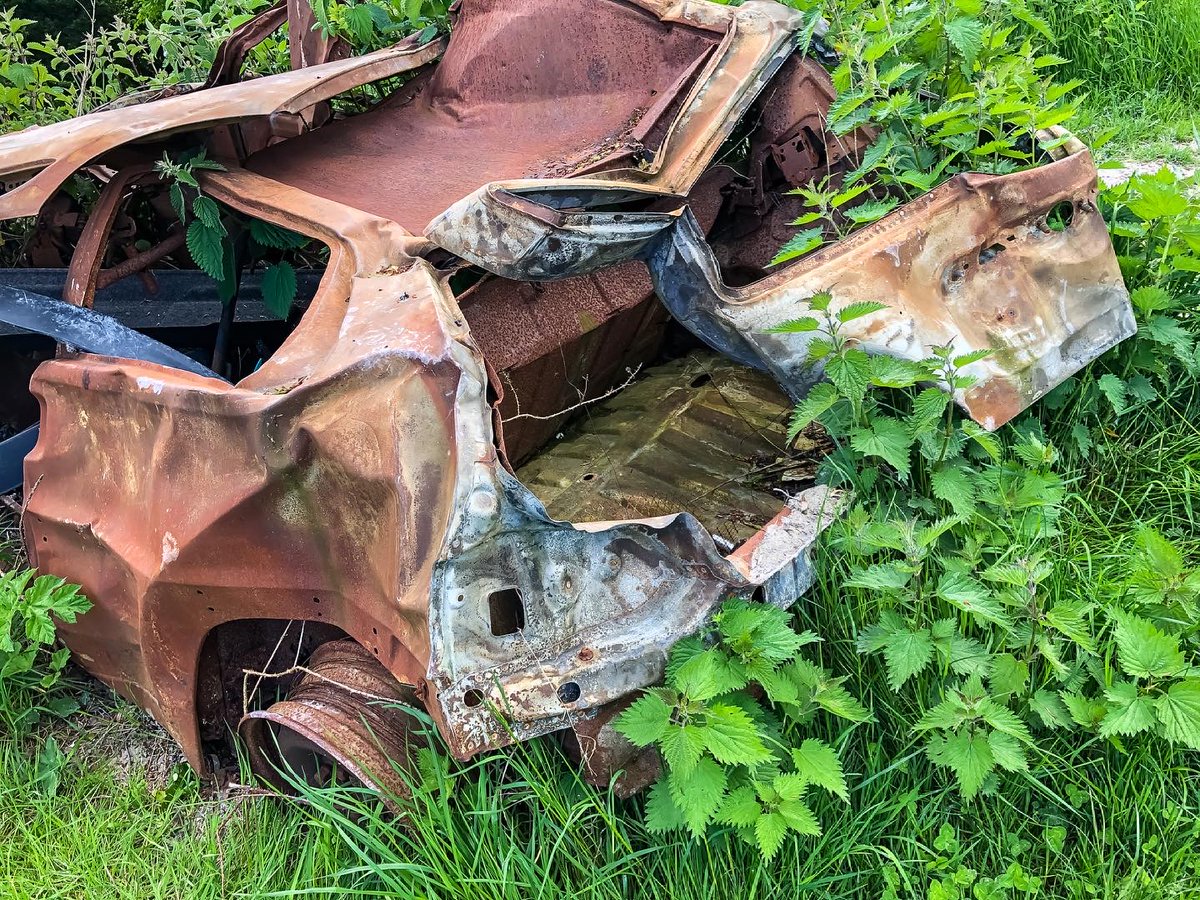 HarrisonPhair's tweet photo. What make of car 🚗?
#vandalism #criminal #destruction #nature #rust #core10 #dumped #theft #car https://t.co/OvSvjao0Iq