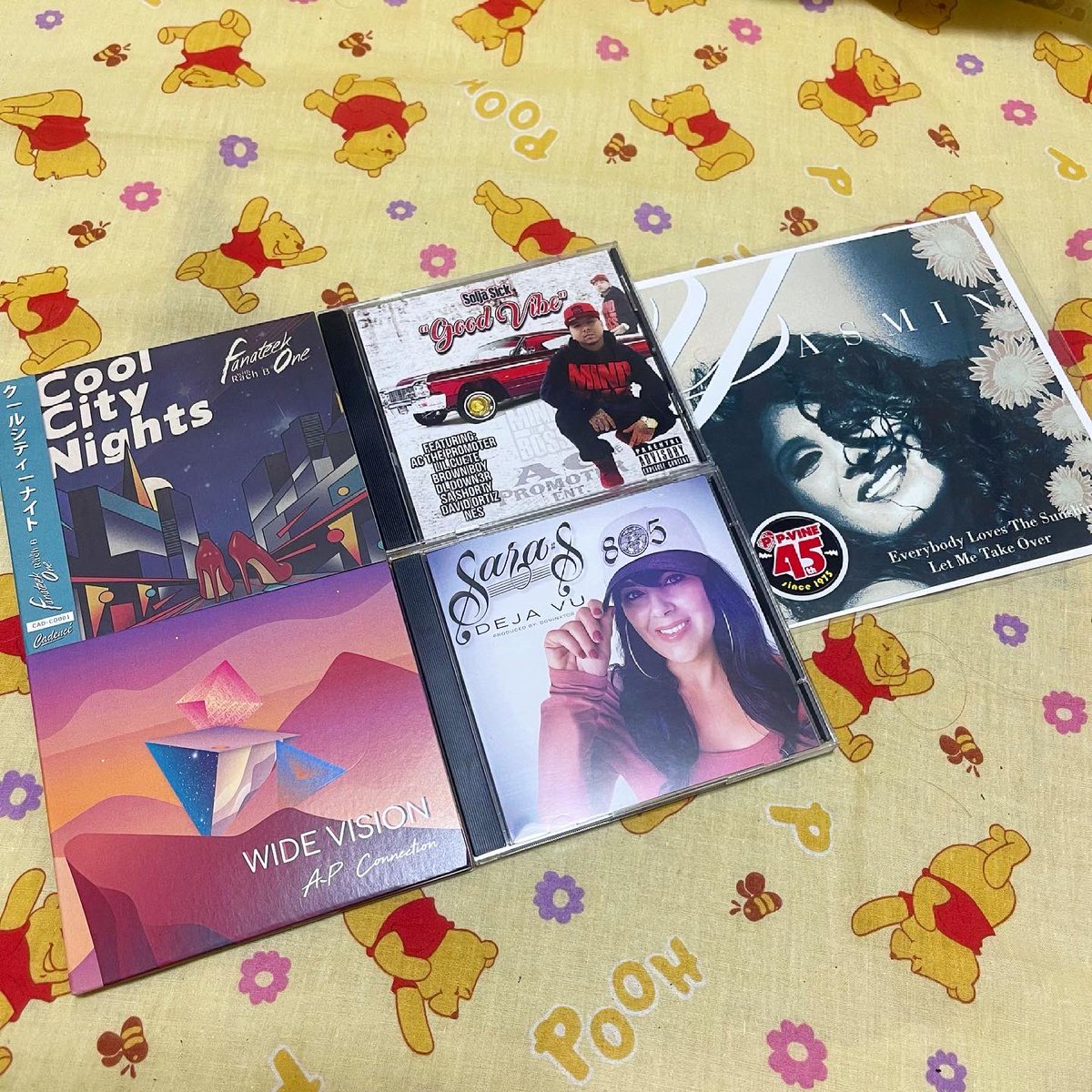 HIROKIakaBUG's tweet photo. 最近届いたお皿さん達♪
Chicano歌姫・Sara S嬢の超久しぶりの新譜が特にヤバイです🤤✨

それと、名古屋のバンド・Orlandの7inchはやっと購入ですww
やっぱり安定のサウンドとTalkbox☆

#hiphop
#gangstarap
#gangstafunk
#soul
#funk
#rnb
#newjackswing
#citypop 
#jpop 
#talkbox https://t.co/4GnkRny9cQ