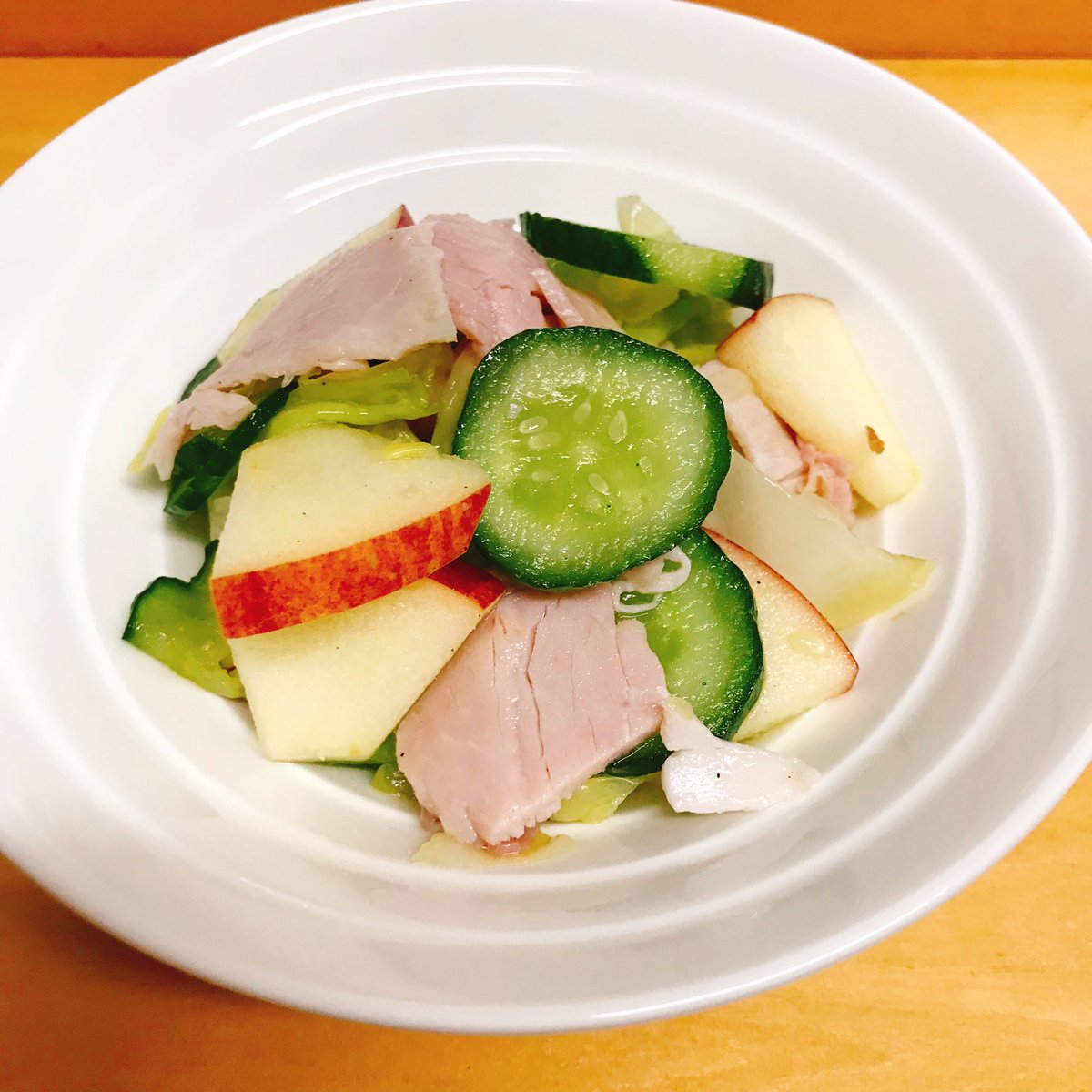 唐津くん煙工房 公式 昔 こんな感じの フレンチサラダ と呼ばれているサラダが給食に出ていませんでしたか お店に並んでいるロースハムを見てたらふと思い出し 作ってみました ドレッシングはオリーブ油と酢と砂糖とレモン汁を混ぜたものをかけ 唐津くん煙工房 公式 昔 こんな感じの フレンチサラダ と呼ばれているサラダが給食に出ていませんでしたか お店に並んでいるロースハムを見てたらふと思い出し 作ってみました ドレッシングはオリーブ油と酢と砂糖とレモン汁を混ぜたものをかけ