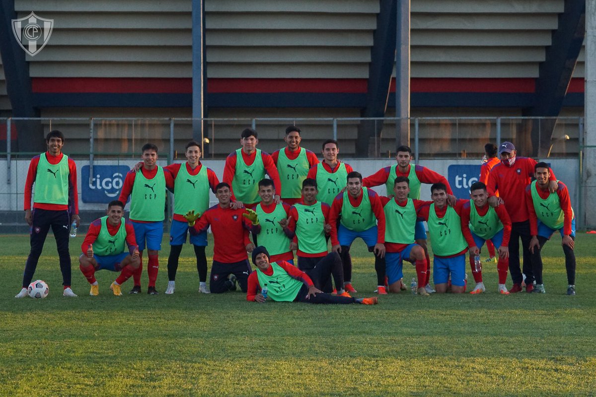 El equipo ganador del picado de hoy ⚽️

¡Vamos Ciclón! 🌪 

#LaPasiónDelPueblo 🔵🔴