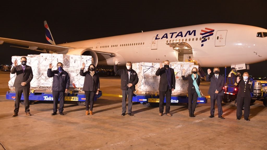 SecBlinken's tweet photo. The United States has delivered 2 million Pfizer doses to the people of Peru. Peru has seen catastrophic loss due to this pandemic. We are committed to helping our Peruvian friends recover and to re-building a world that is safer and more prepared for outbreaks. https://t.co/XzPaingYLZ