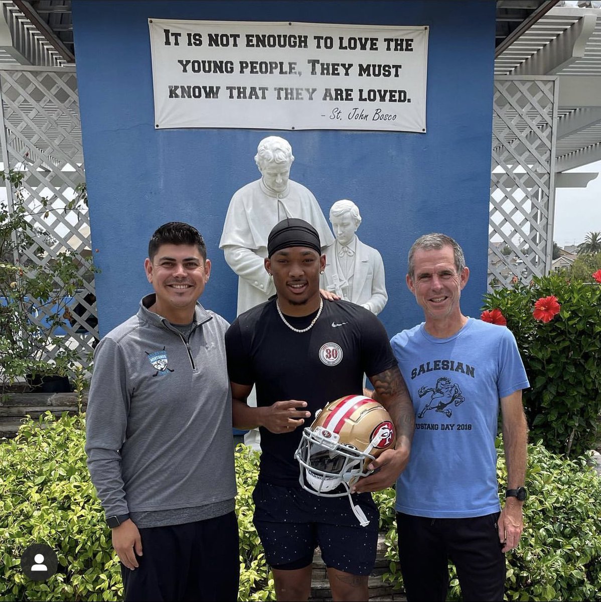 Salesian alumnus and San Francisco <a href="/49ers/">San Francisco 49ers</a> <a href="/Dmo_lenoir/">Deommodore lenoir</a> ‘17 stopped by Salesian this afternoon. Always great to see him around campus. Go Mustangs, Go Niners!
