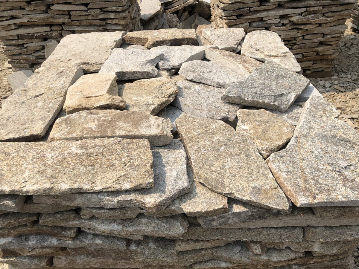 LeonSu20's tweet photo. Tiger skin yellow quartz random pavings. https://t.co/S5R7KFjgpn