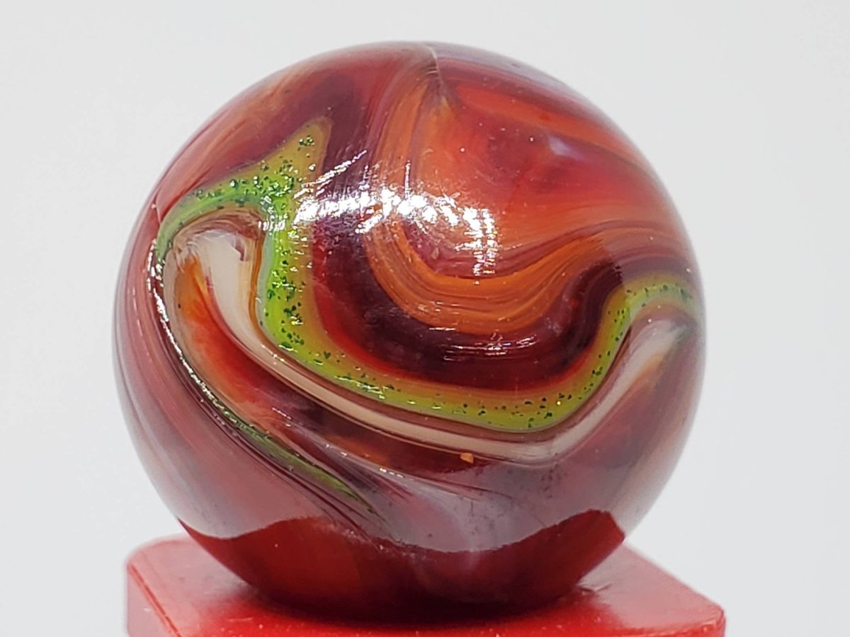 After9M's tweet photo. Christmas Tree Collectible Marble - .72" Glass Game Marble - lot #1859 https://t.co/NN73JXIarI #marbles #after9marbles #gamemarbles #colorfulmarbles #prettymarbles #marblegames #collectiblemarbles #toymarbles #play https://t.co/sQYv2n9Wf2